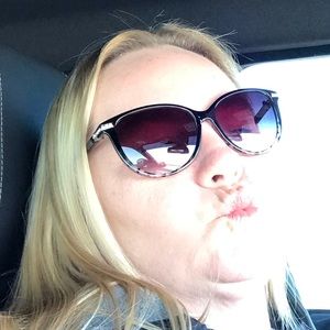 Meet your Posher, Kellie